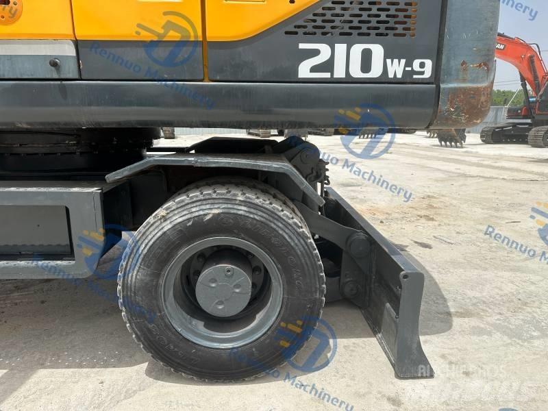 Hyundai R210W-9 Gumikerekes kotrók