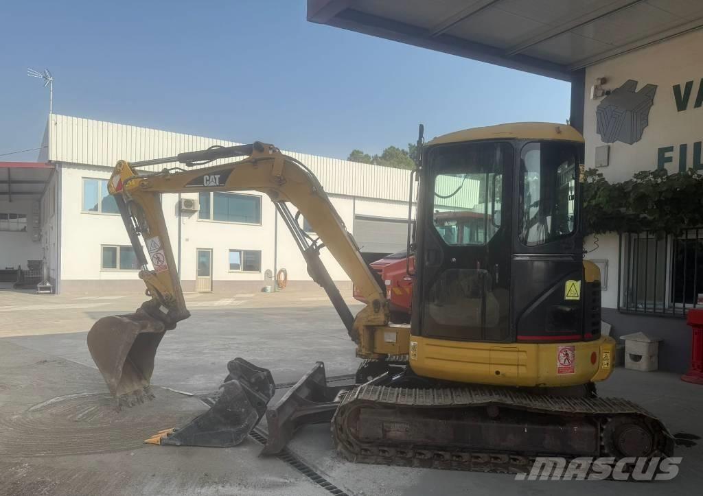 CAT 304 CR Mini kotrók < 7t