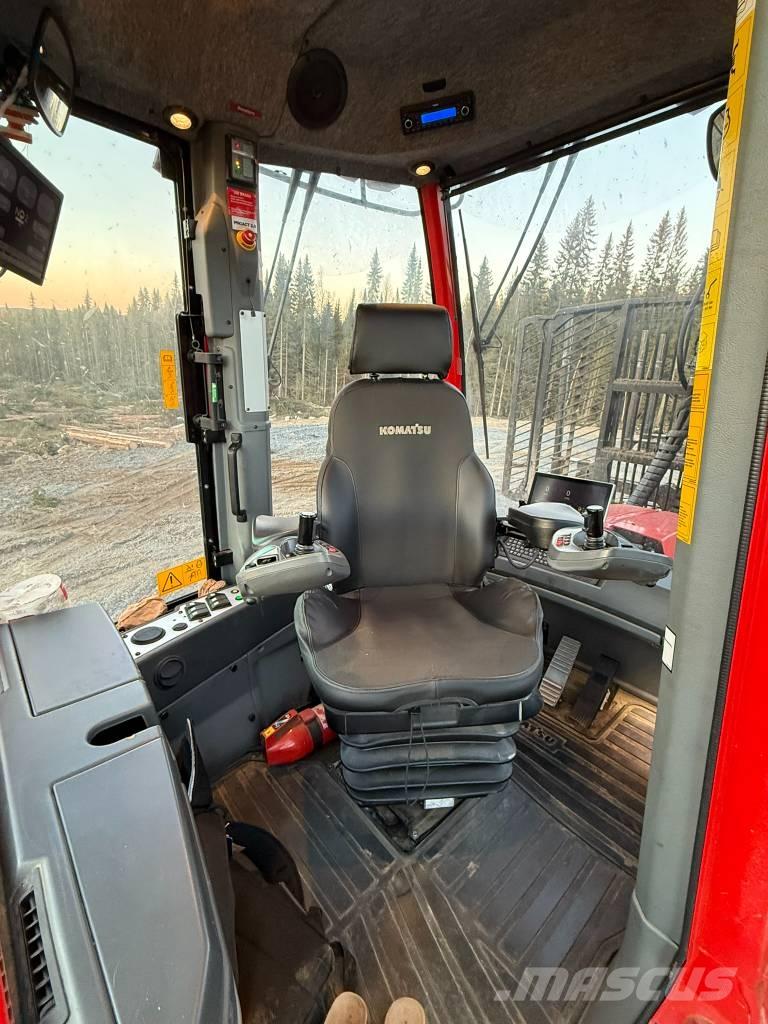 Komatsu 895 Kihordók