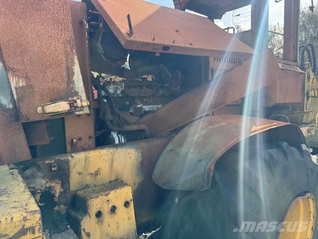 Volvo L 120 D Gumikerekes homlokrakodók