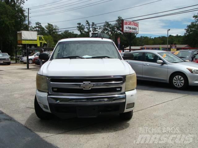 Chevrolet 1500 W/T Platós / Ponyvás teherautók