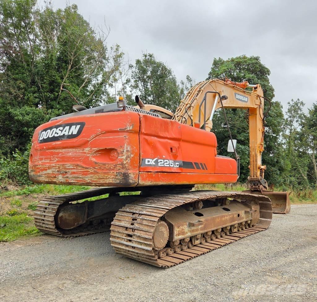 Doosan DX 225 LC Lánctalpas kotrók