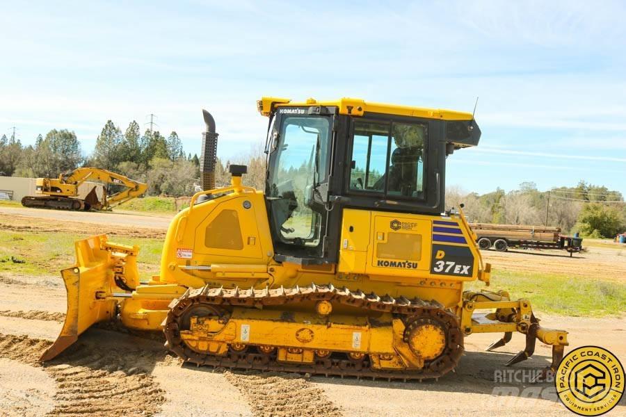Komatsu D 37 EX lánctalpas dózerek