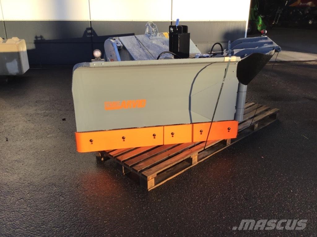 Fjärås 325 VIK PLOG Hóeltakarítók