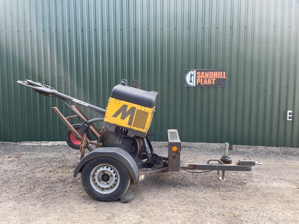 Mecalac MBR 71 Egydobos hengerek