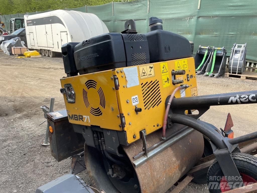 Mecalac MBR 71 Egydobos hengerek