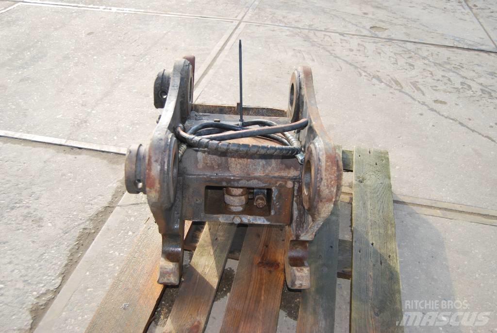  Quickcoupler Gyors csatlakozók