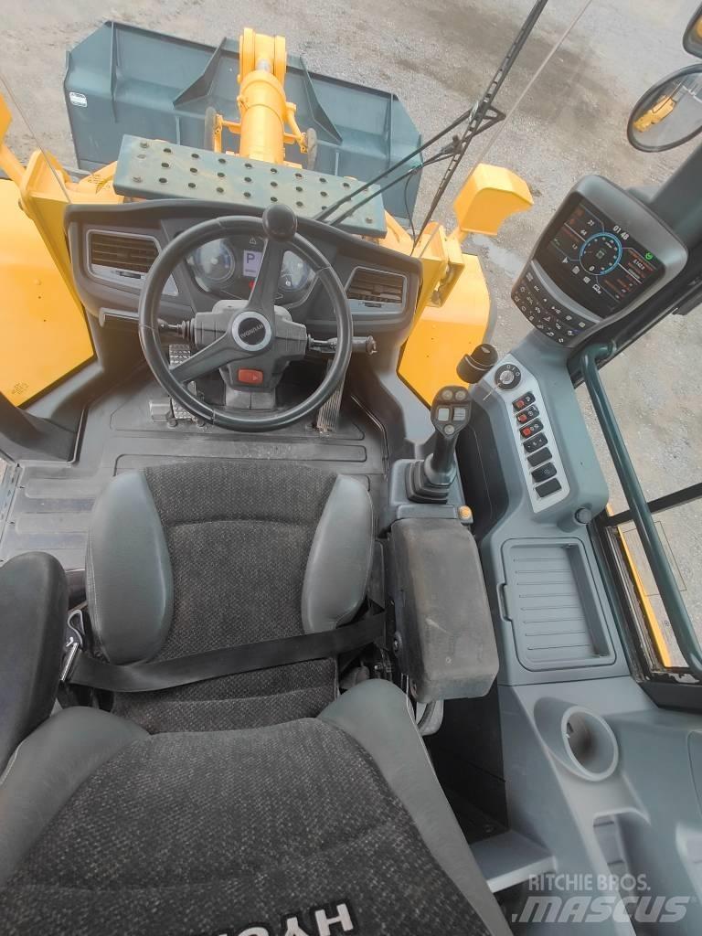Hyundai HL 960 Gumikerekes homlokrakodók