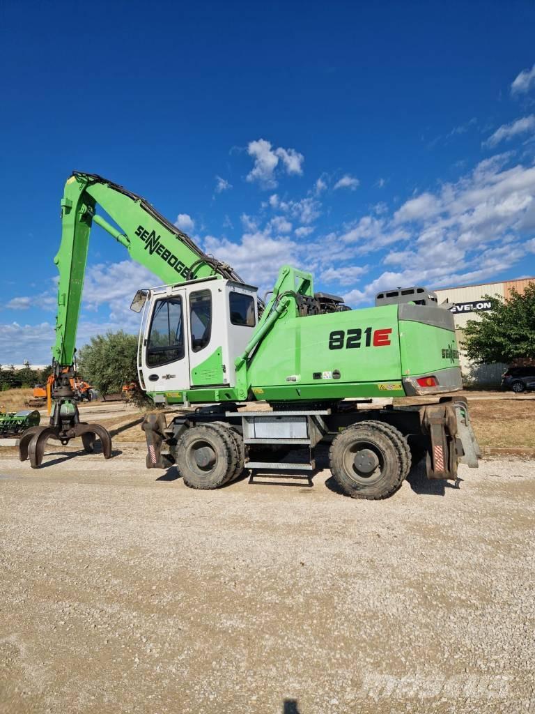 Sennebogen 821 E Gumikerekes kotrók