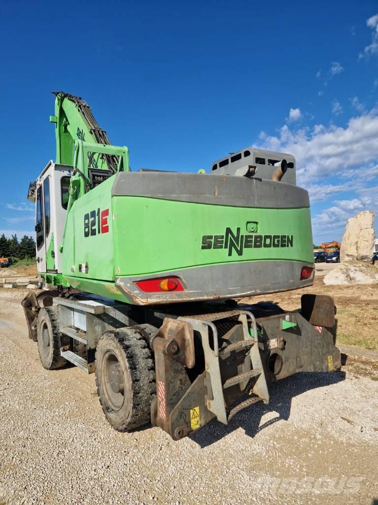 Sennebogen 821 E Gumikerekes kotrók