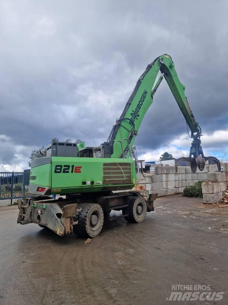 Sennebogen 821 E Gumikerekes kotrók