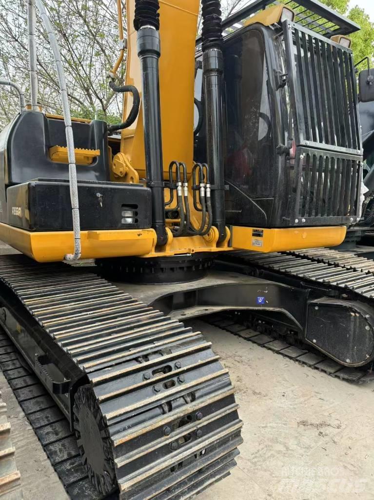 CAT 320 D Lánctalpas kotrók