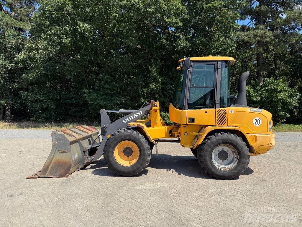 Volvo L 35 G Gumikerekes homlokrakodók