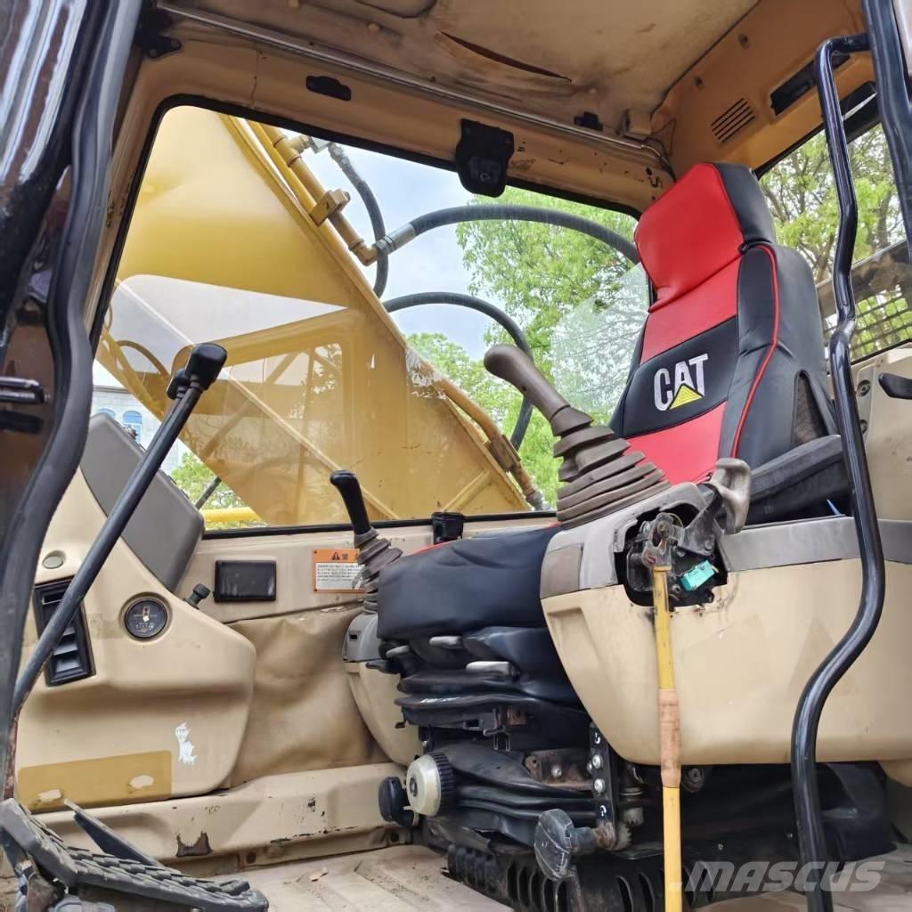 CAT 325 B L Lánctalpas kotrók