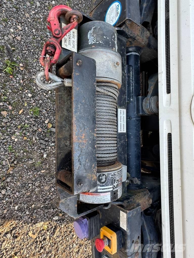 Mercedes-Benz unimog Teherautóra szerelt emelők és állványok