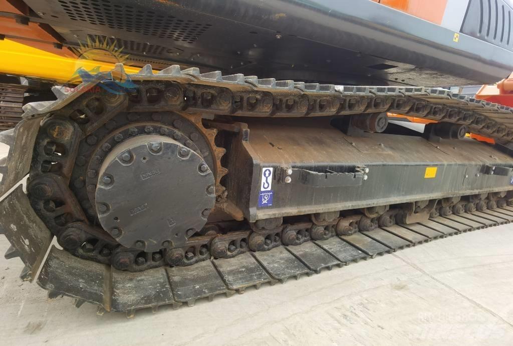 Hitachi ZX 200 Lánctalpas kotrók