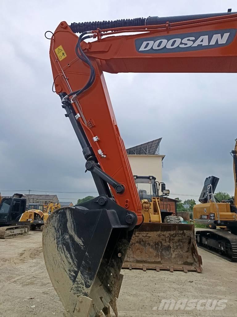 Doosan DX 300 LC Lánctalpas kotrók