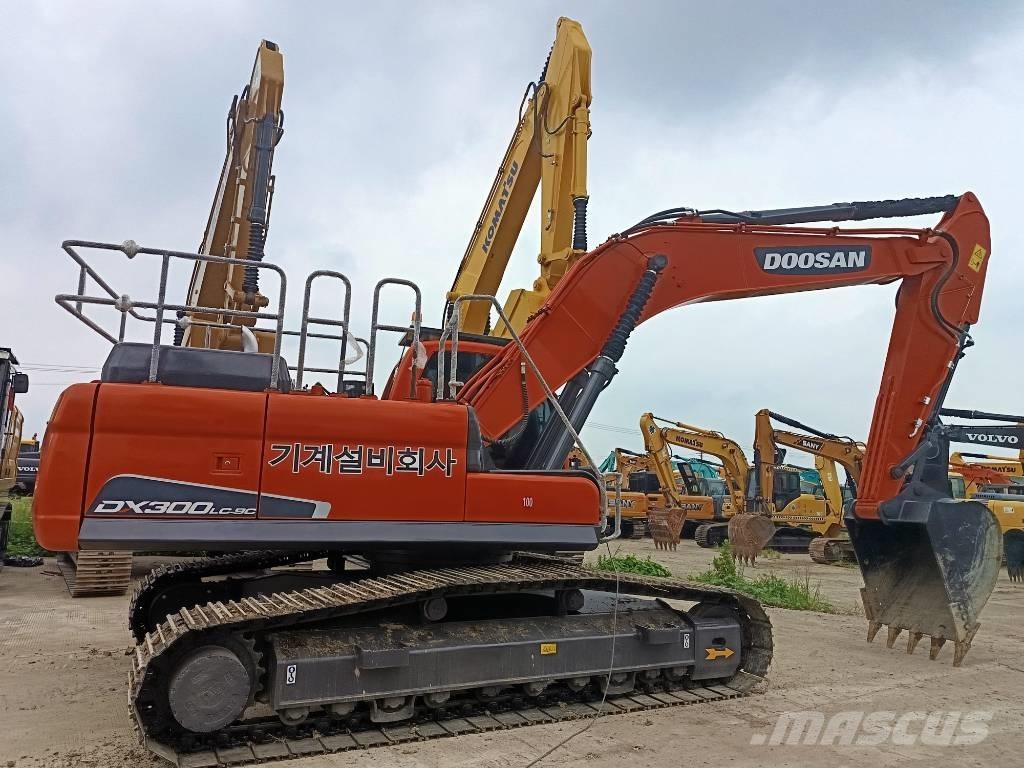 Doosan DX 300 LC Lánctalpas kotrók