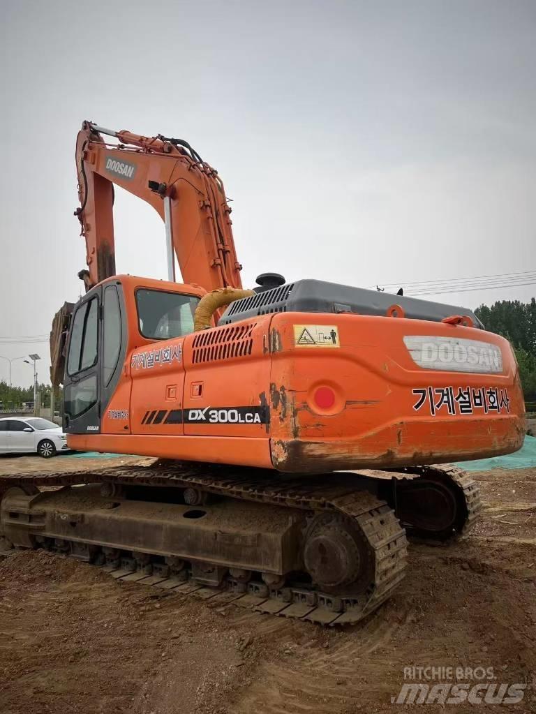 Doosan DX300LCA Lánctalpas kotrók
