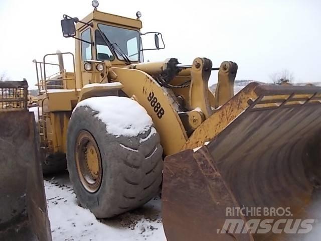 CAT 988 B Gumikerekes homlokrakodók