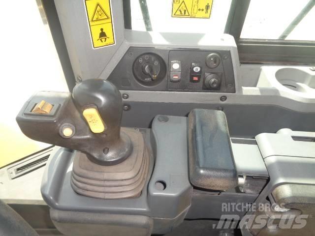 CAT 950 K Gumikerekes homlokrakodók
