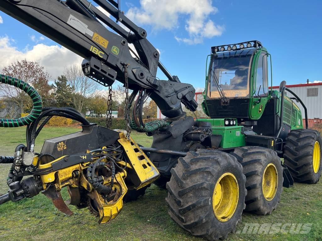 John Deere 1270 G Betakarítók