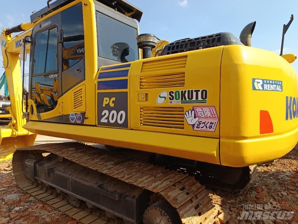 Komatsu PC200 Közepes (midi) kotrók 7 t - 12 t