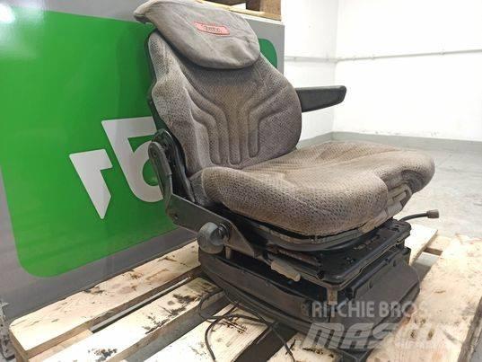 Valtra N 163 chair Vezetőfülke és belső tartozékok