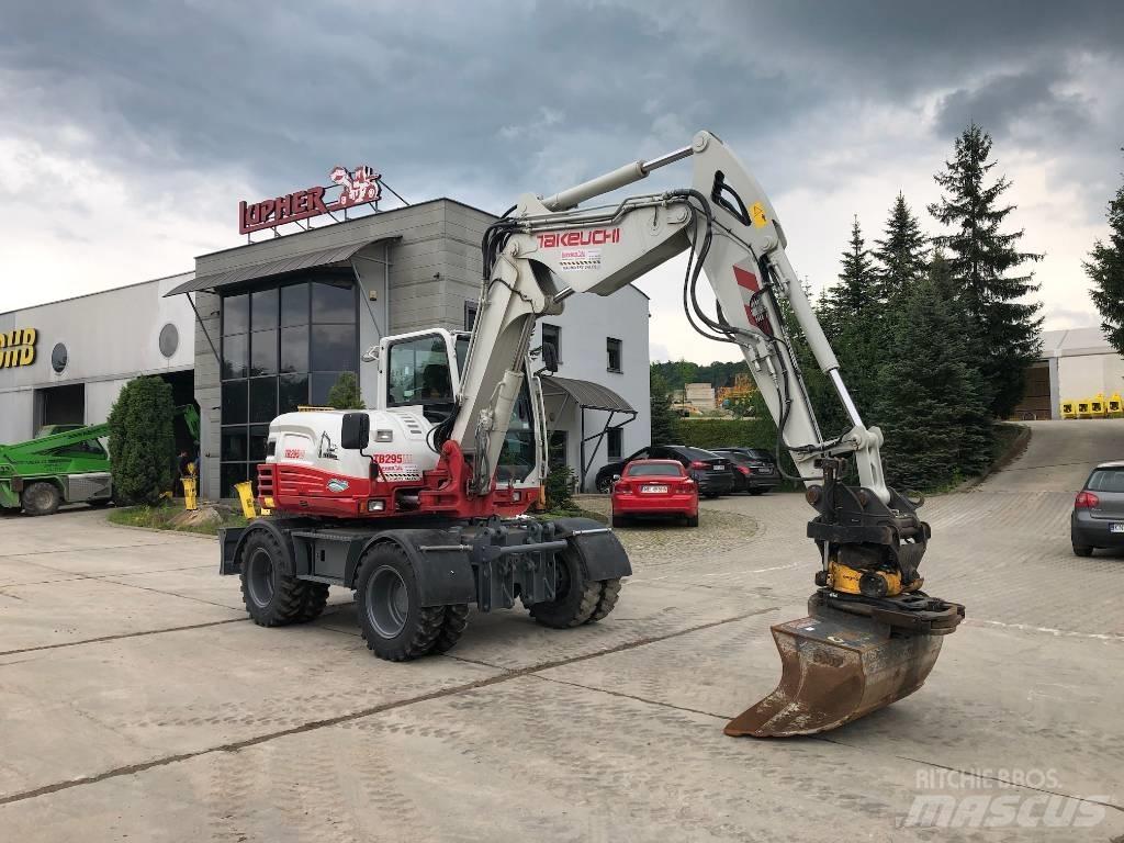 Takeuchi TB295W Gumikerekes kotrók