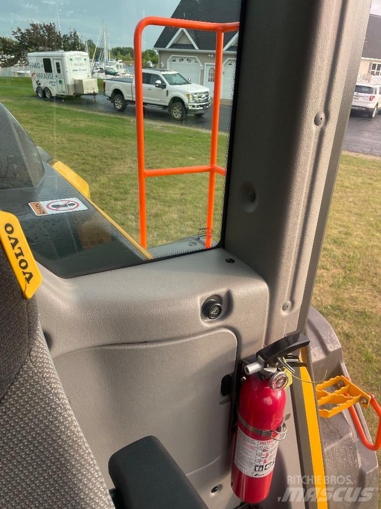 Volvo L120H Gumikerekes homlokrakodók