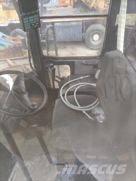 Komatsu WA470 Gumikerekes homlokrakodók
