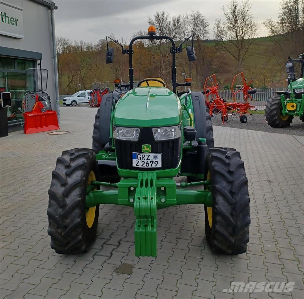 John Deere 5050E Traktorok
