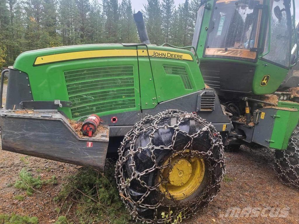 John Deere 1070 G Betakarítók