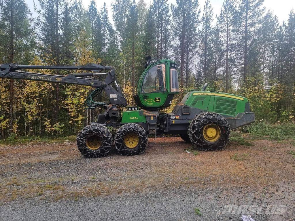 John Deere 1070 G Betakarítók