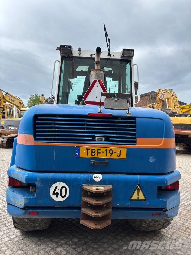 Ahlmann AZ 150 Gumikerekes homlokrakodók