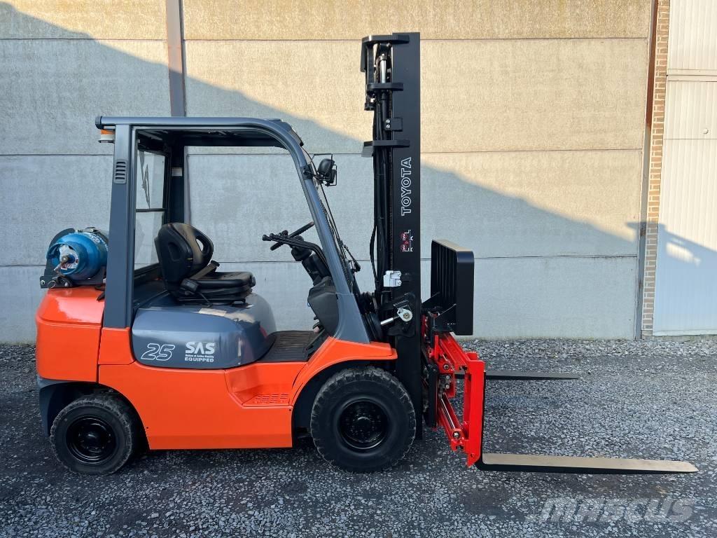 Toyota 42-7 FGF 25 Gázüzemű targoncák