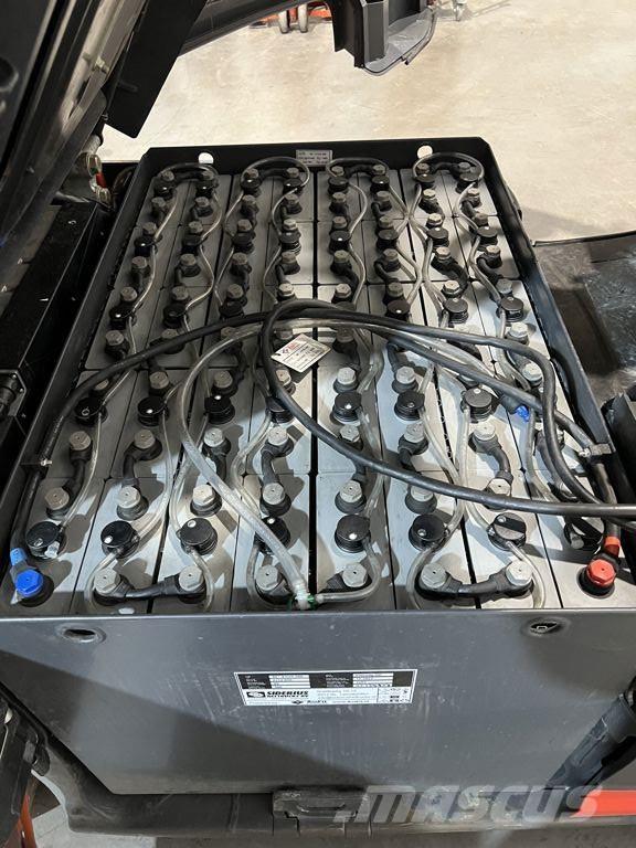 Linde E30-01 Elektromos targoncák