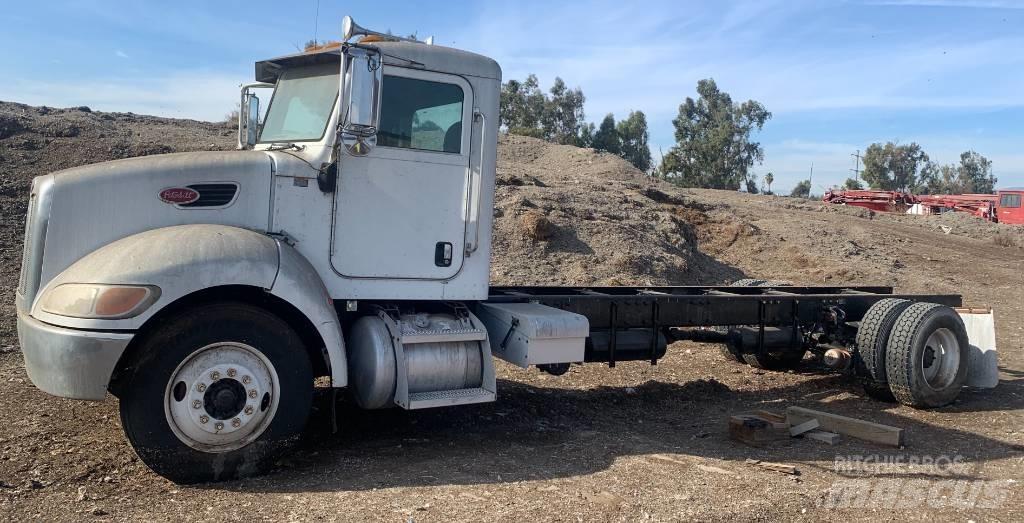 Peterbilt 335 Billenő teherautók
