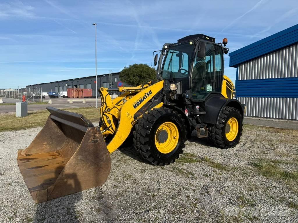 Komatsu WA100 M-7 Gumikerekes homlokrakodók