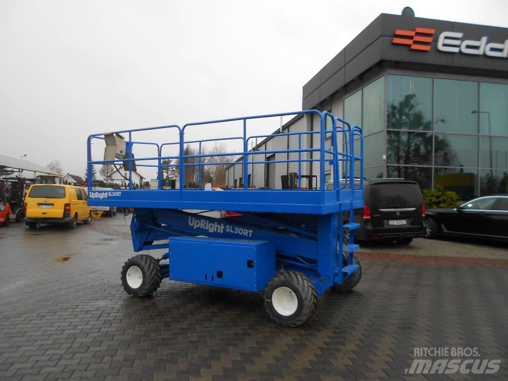 UpRight SL30RT Teherautóra szerelt emelők és állványok