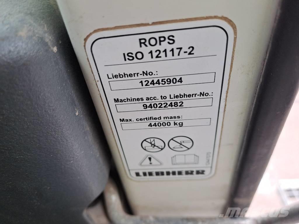 Liebherr R 946 Lánctalpas kotrók