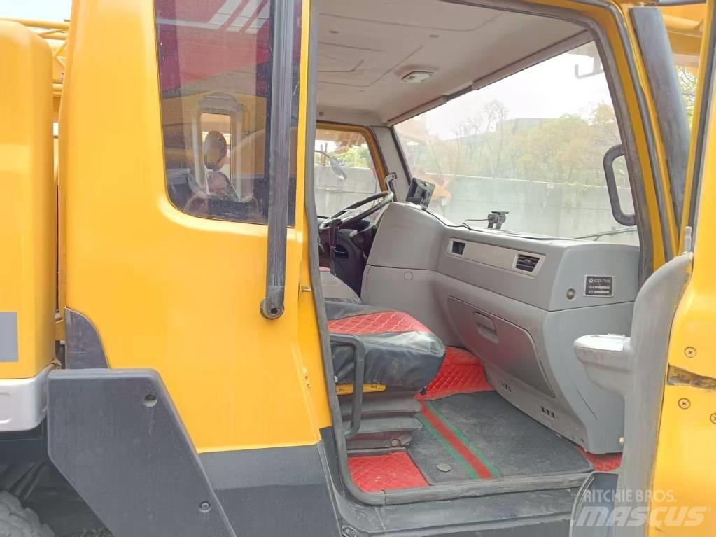 XCMG QY25K5D Terepdaruk