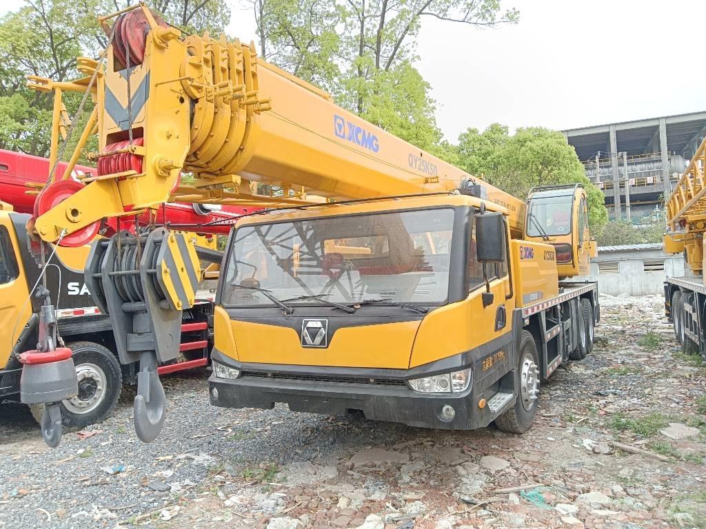XCMG QY25K5D Terepdaruk