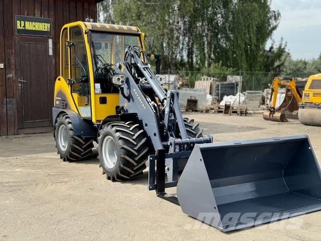 Eurotrac W12 Gumikerekes homlokrakodók
