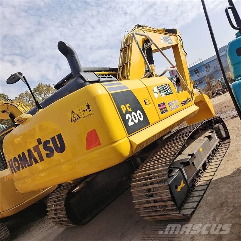 Komatsu PC 200 Lánctalpas kotrók