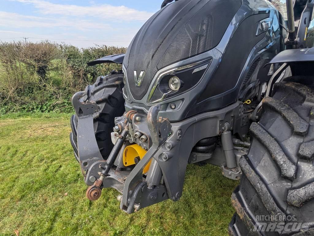 Valtra T 254 Traktorok