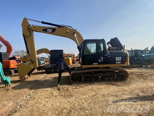 CAT 318D2 Lánctalpas kotrók
