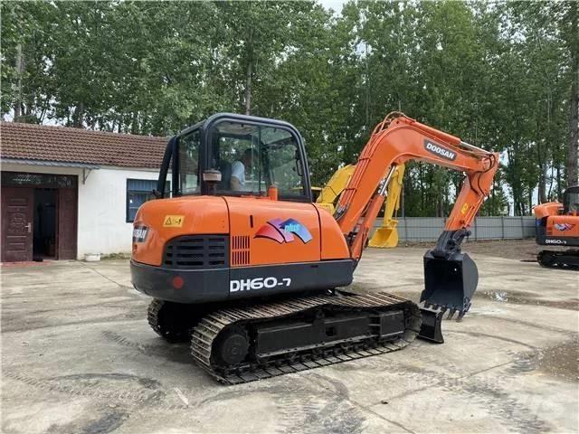 Doosan DH 60-7 Mini kotrók < 7t