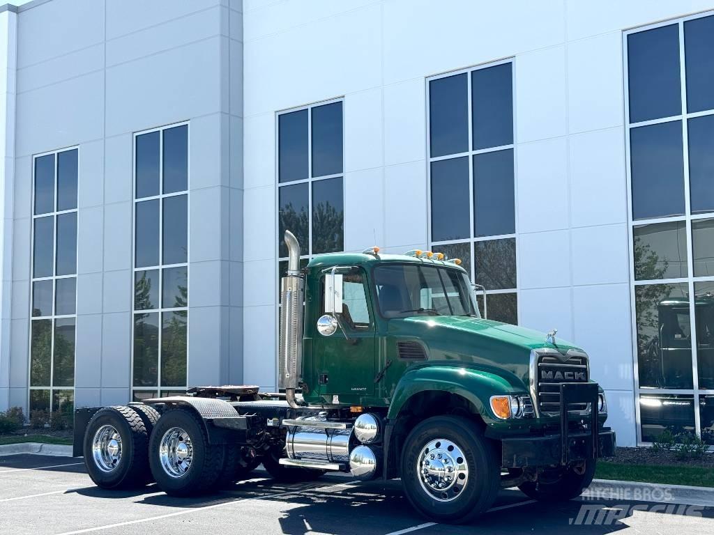 Mack Granite CV713 Nyergesvontatók