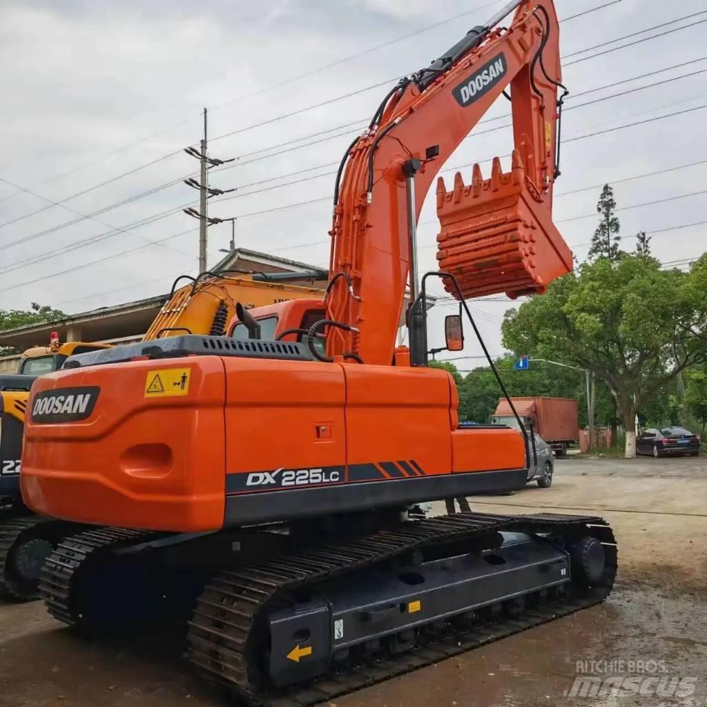 Doosan DX225LC-9C Lánctalpas kotrók